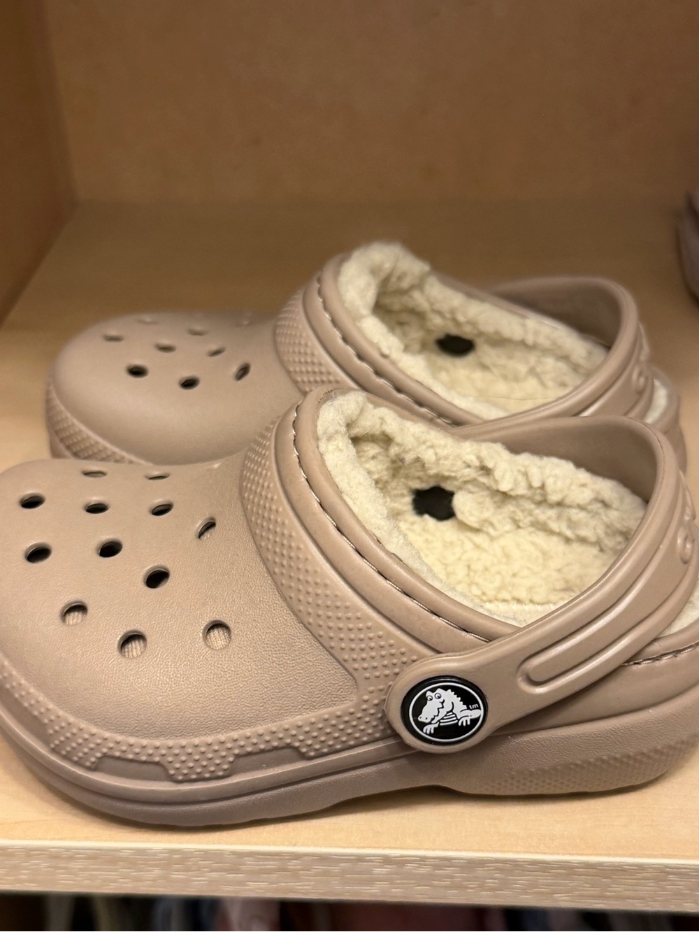 C7 Crocs Fleece Lined Clogs - Light Taupe - Picture 2 of 4